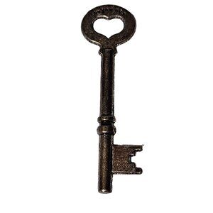 Antique Skeleton Key Heart Shaped Pendant Steampunk Gothic Vintage Fashion